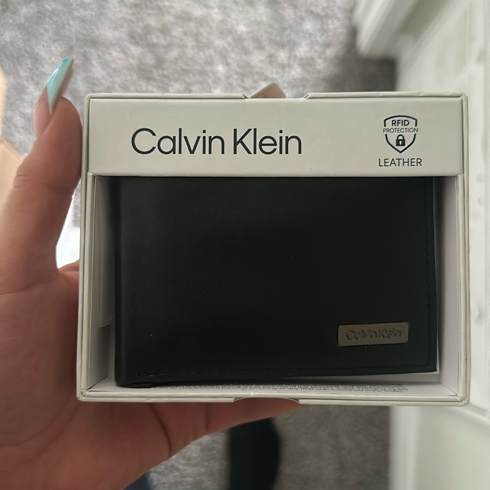 New black calvin klein mens wallet